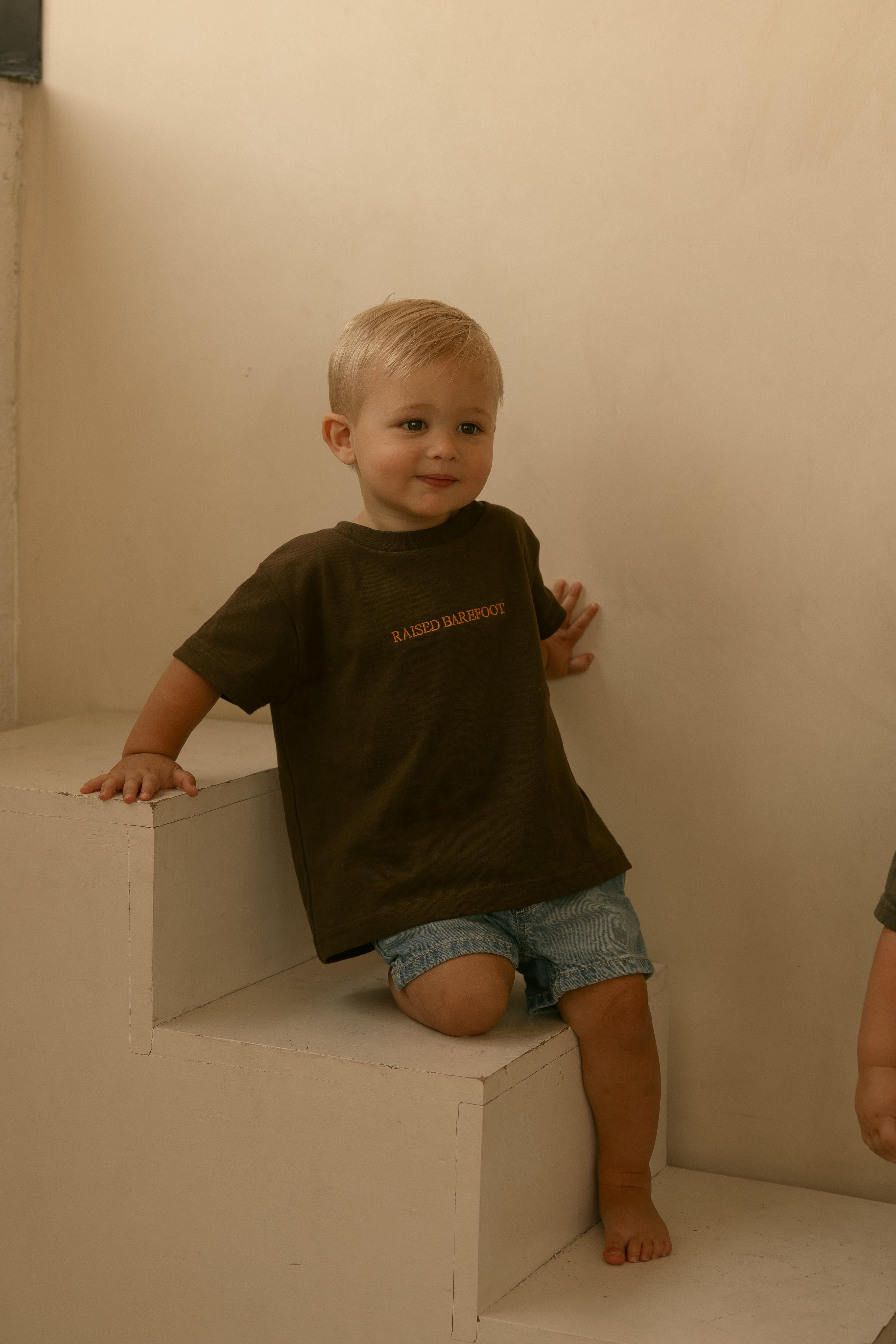 RAISED BAREFOOT TEE