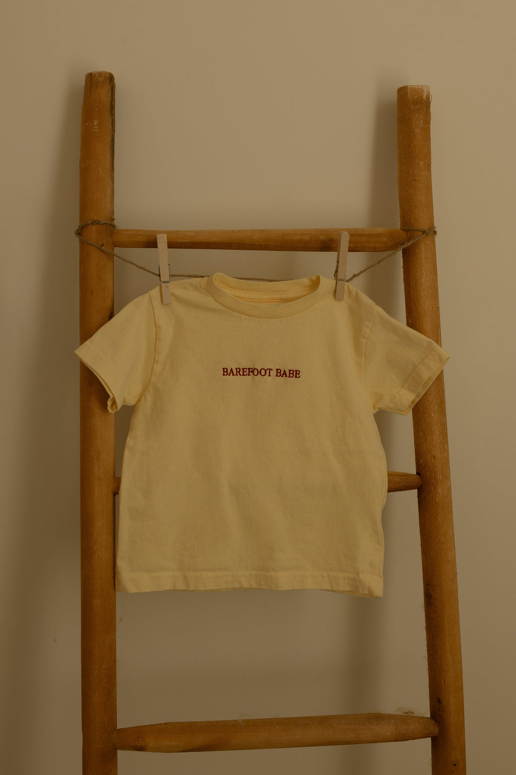 BAREFOOT BABE TEE